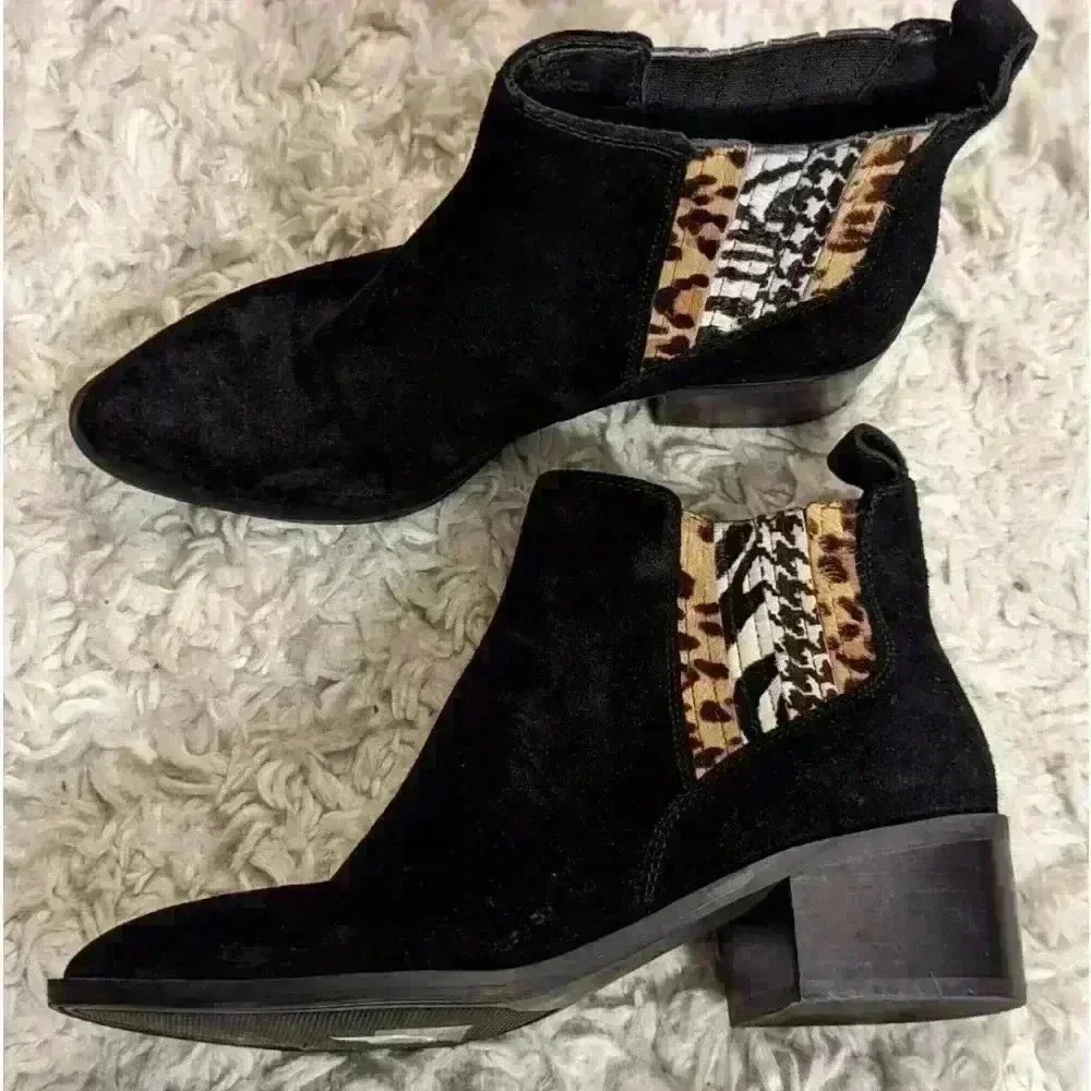 Crown Vintage Tolana Chelsea Women's Black Boots Size Cow Hair Fur